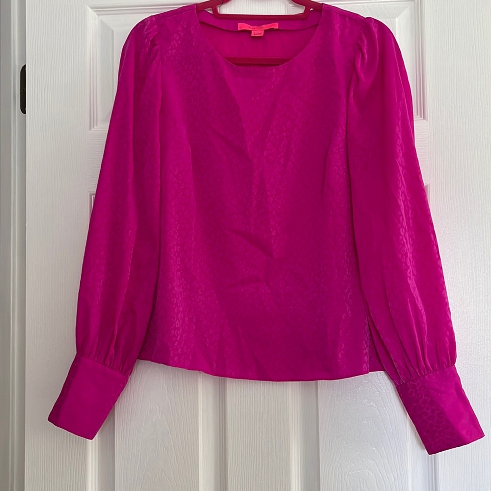 Lightly worn Lilly Pulitzer pink leopard shirt size XS